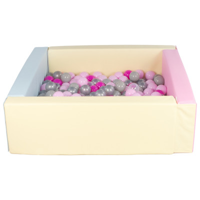 Soft play ball pit with 200 balls